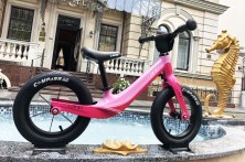 Біговел 12" LANQ WLN1255 рожевий магнієва рама та вилка